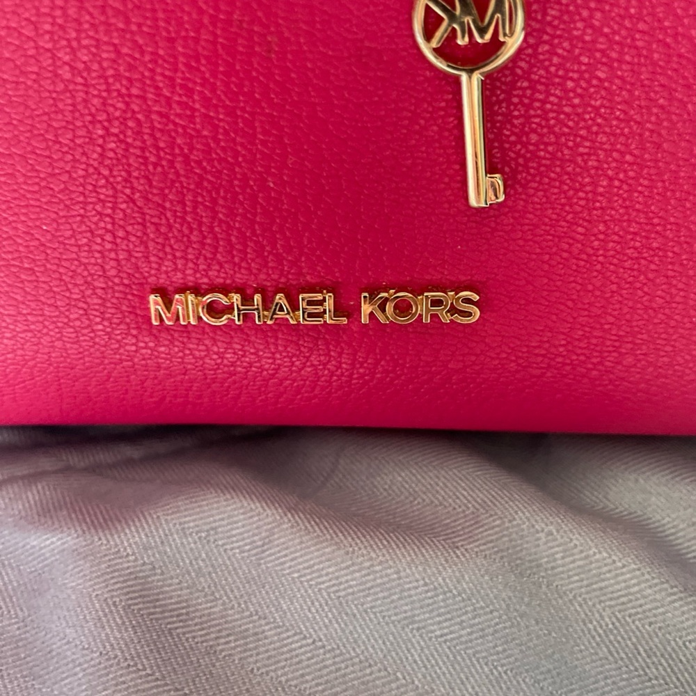 Michael Kors Hamilton Fuchsia Small Leather Satchel - Picture 5 of 10